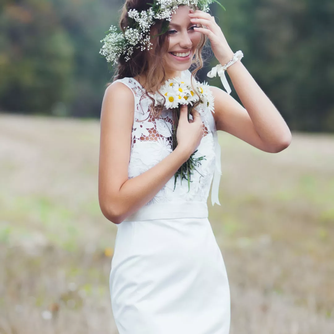 portrait of a beautiful bride outdoors